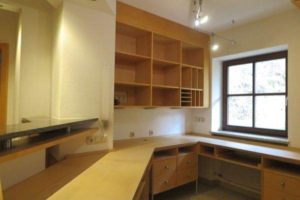 Empfang mit Einbauten