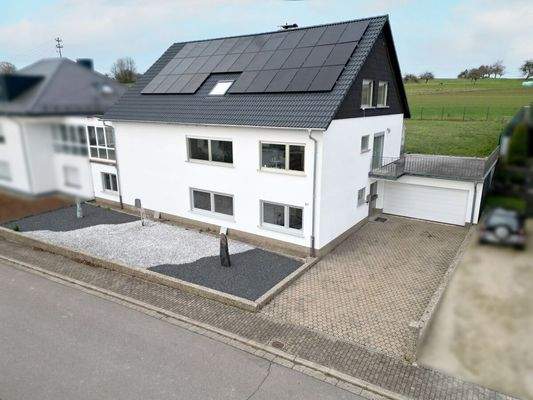 Kernsaniertes 2-3 Familienhaus zum Vollenden in Mettlach