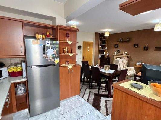 Kreta, Agios Nikolaos: Stadtwohnung mit Meerblick zu verkaufen