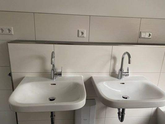 Zwei_Waschbecken.jpeg