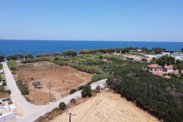 Kreta, Tavronitis: Schönes Grundstück mit Meerblick und hoher Baukapazität zu verkaufen