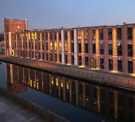 Die alte Spinnerei gegenüber.png