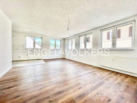 EG: Wohnbereich mit Küchenbereich