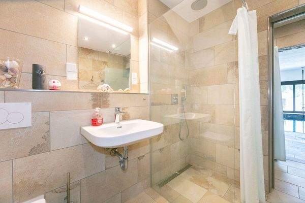 Bad Schwimmbad II GG