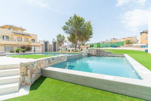 Contemporary Apartments near Amenities in Los Altos Torrevieja