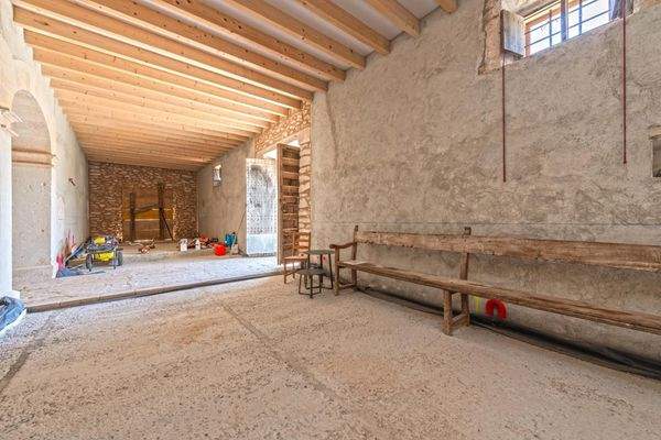 Lower level (living)