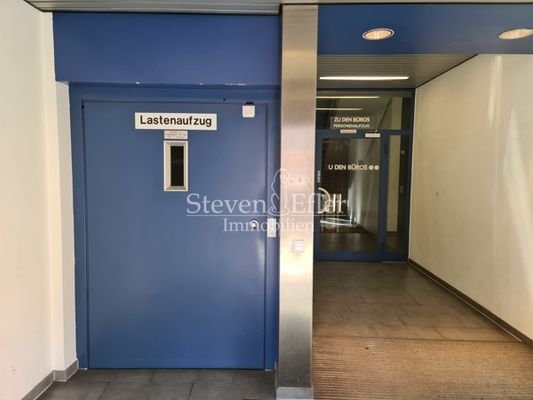 Lastenaufzug für das Untergeschoss