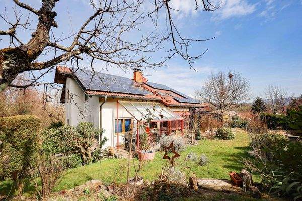 Ansicht Südseite mit Garten