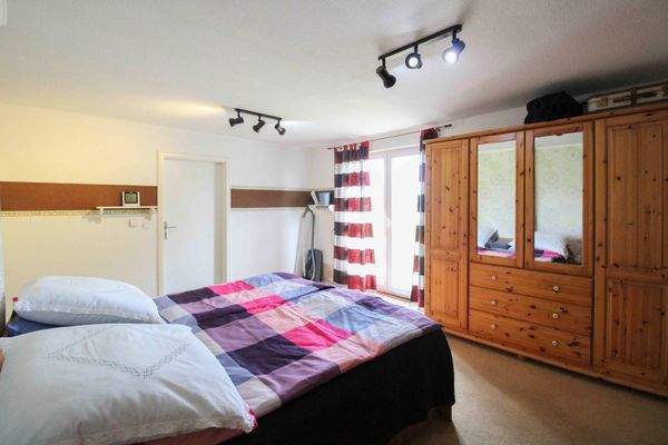 Schlafzimmer (2)