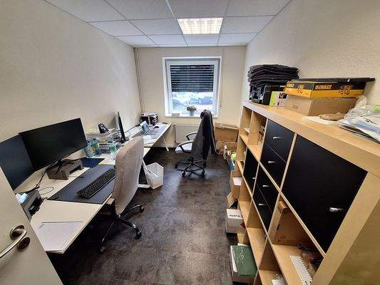 Büro 2.jpg