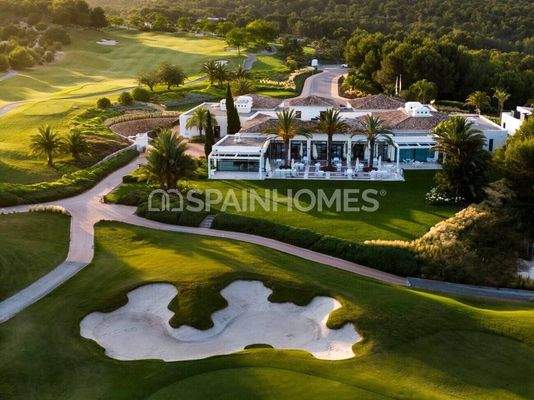 Elegant 3-Bedroom Villas with Pool in Las Colinas