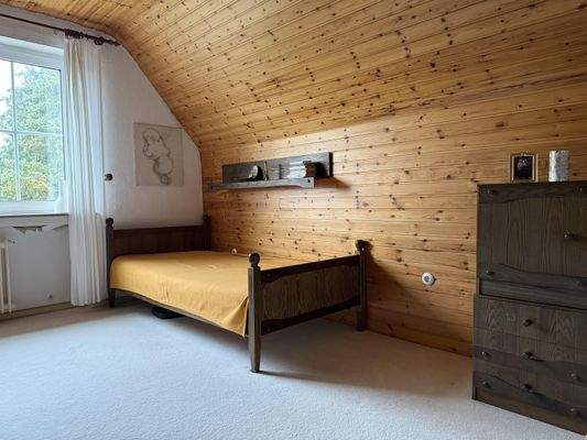 das vierte Zimmer mit ca. 12,6 m²