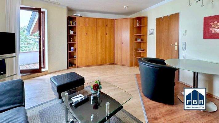 Wohnbereich mit Balkonzugang