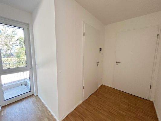 Eingang + Zugnag Balkon2