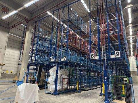 Regensburg Halle, Regensburg Hallenfläche