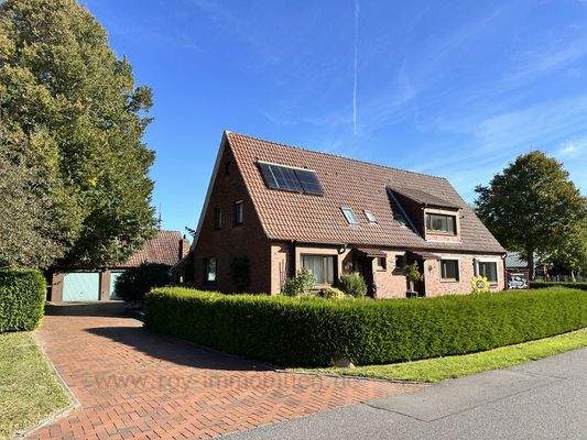 Zugang linke Wohneinheit