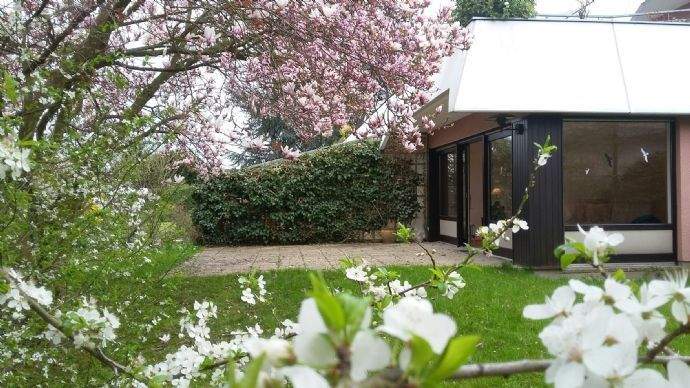 große Gartenterrasse