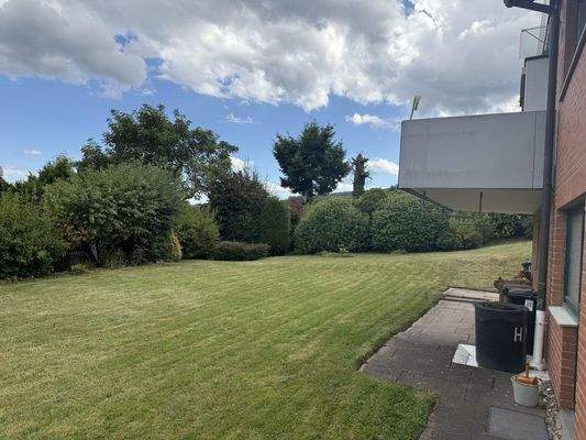 Ansicht Garten mit Ausgang