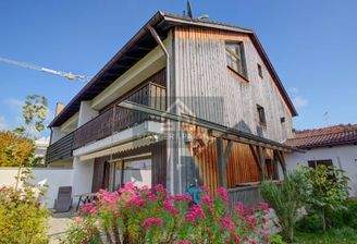 Südseite mit Kellerabgang