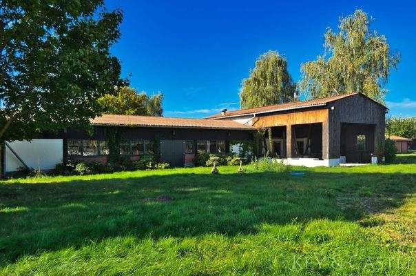 Gebäude (Casino und Büro)