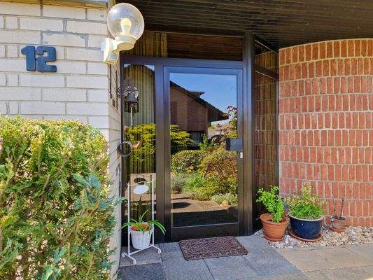 überdachter Hauseingang