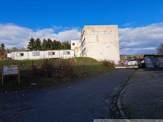 Einfahrt strassenseitig