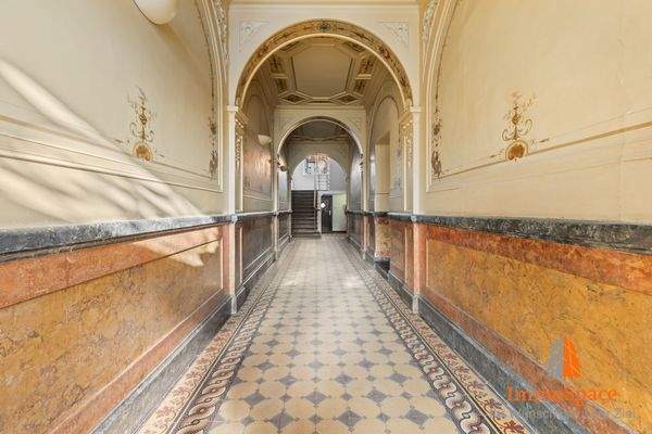 Eingangsbereich des Mehrparteienhauses