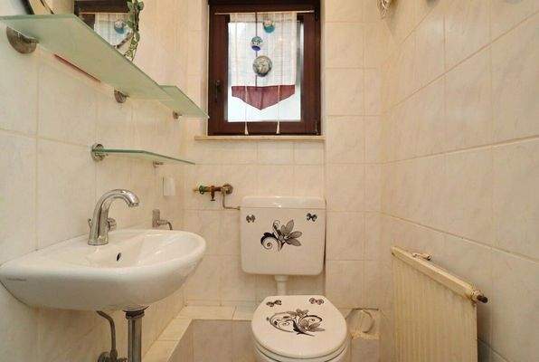 Gäste-WC Einheit 2 (Anpassung durch KI)