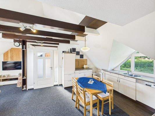 CAM03784G0-PR0076-STILL045