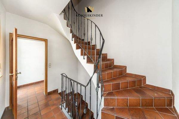 Treppenaufgang zum Dachgeschoss