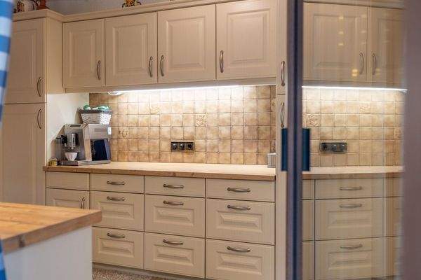 Großzügiges Wohnhaus mit Garten, Wintergarten & PV – ruhig gelegenes Raumwunder