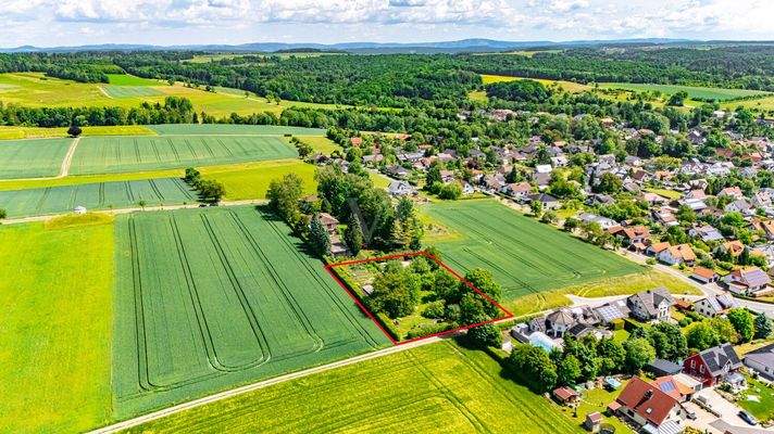Luftansicht mit Markierung des Grundstücks