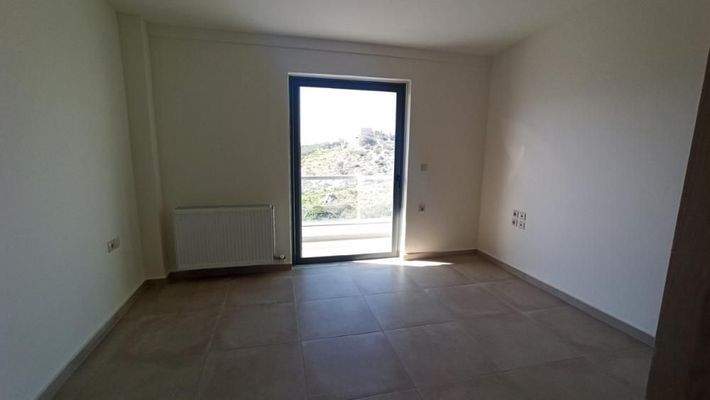 Kreta, Vlites: Apartment im ersten Stock mit Meer- und Bergblick zu verkaufen