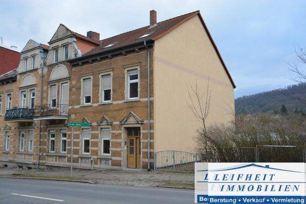 Seiten- und Vorderansicht