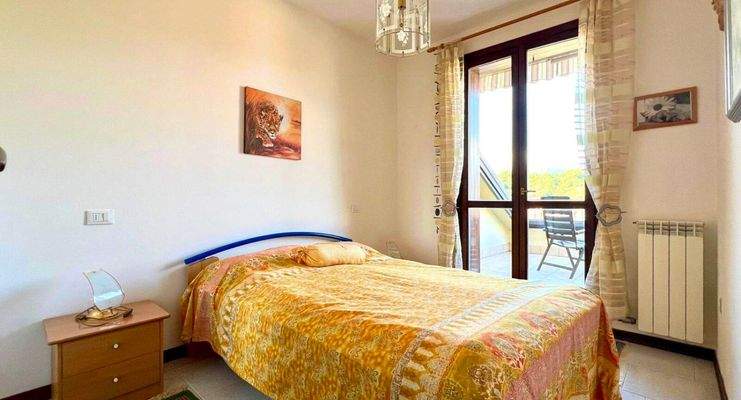 11 - Schlafzimmer EG.jpg