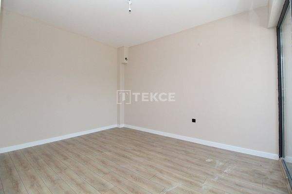 Offices and Shops in an Advantageous Location in Yalova