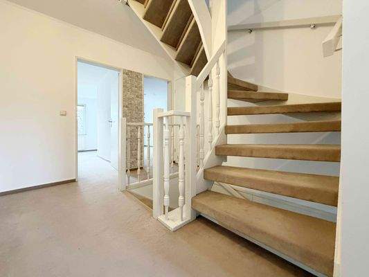 Flur / Treppe OG
