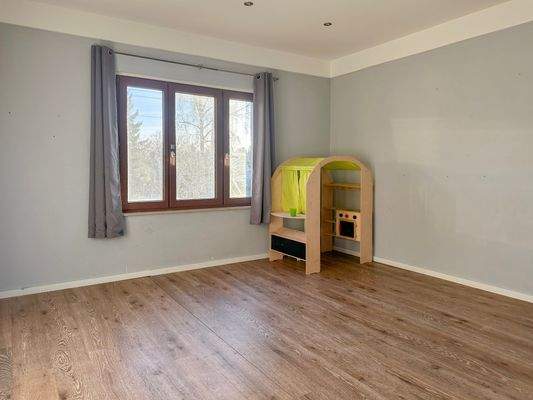 Großes Kinderzimmer