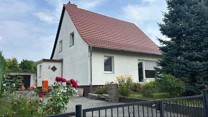 Front- und Seitenansicht