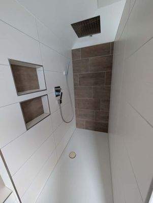 Dusche im Familienbad