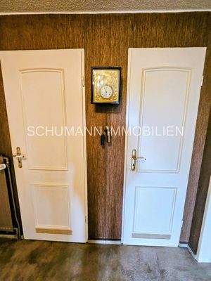 Zugänge zum Abstellraum und Gäste WC