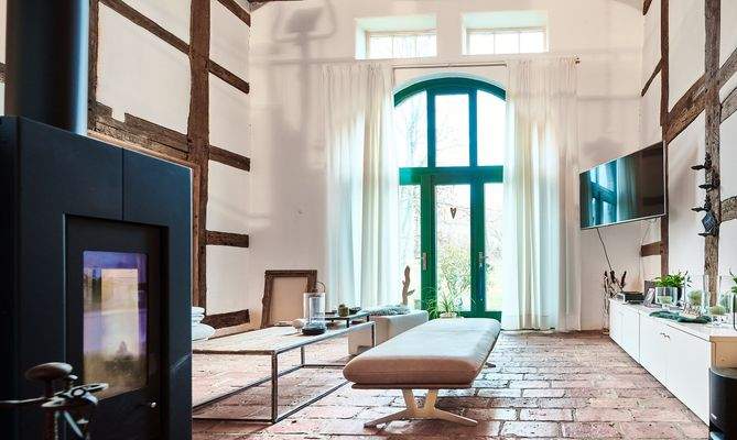 Das Wohnzimmer mit Kamin