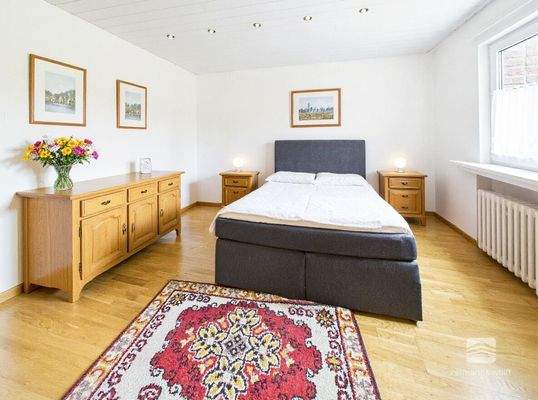 Schlafzimmer 1/7 (KI)