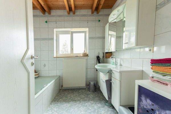 Badezimmer 1.OG Ansicht 1