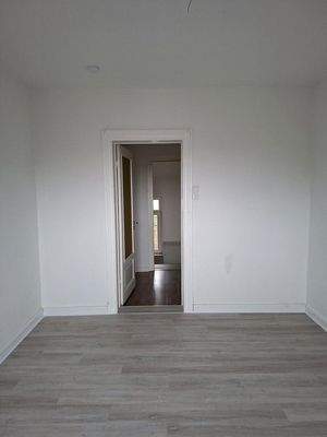 Blick Arbeitszimmer bis Flur