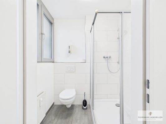 WC-Kabine mit Dusche