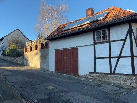 Scheune mit Tor zur Werkstatt