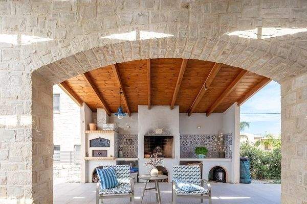 Kreta, Loutra: Steinvilla mit wunderschönem Meerblick zu verkaufen