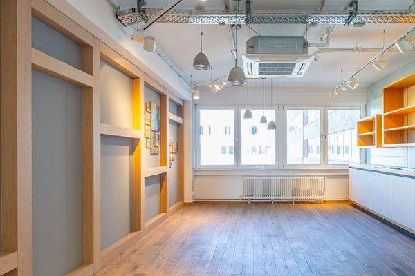 Separate Küche mit Abstellraum