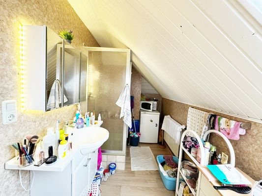 Badezimmer DG-Whg.
